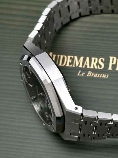 Audemars Piguet Royal Oak Automatic Watch 41mm Black Dial 15500ST